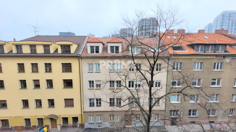 STAROMESTKÝ 2i byt, REKONŠTRUKCIA, LOGGIA, Lazaretská ulica