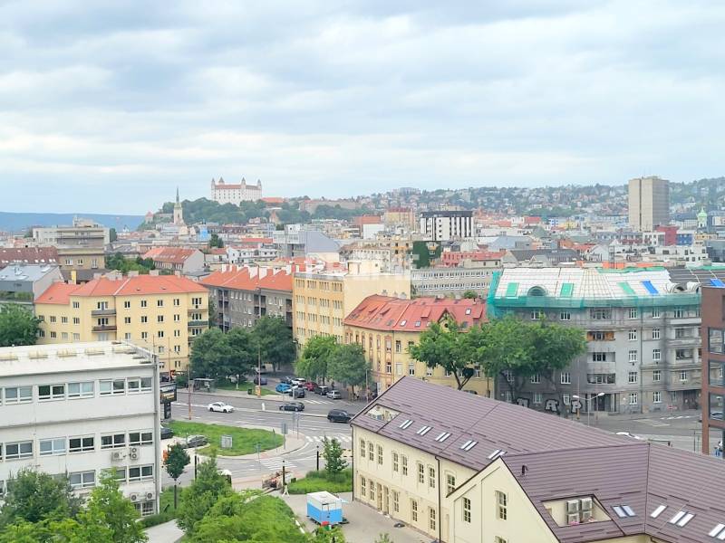 JEDINEČNÝ 2i byt, NOVOSTAVBA, KLÍMA, VÝHĽAD, PARKING, SKY PARK